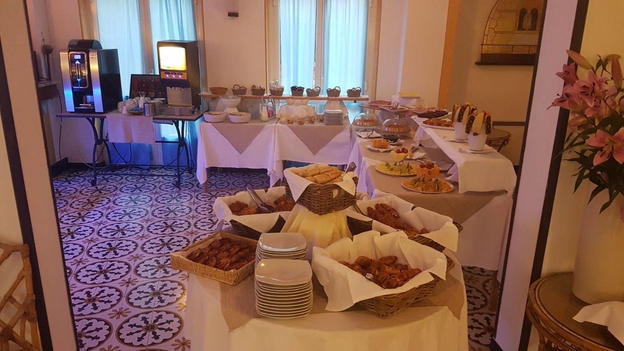 Hotel Arabesque Вариготи Екстериор снимка