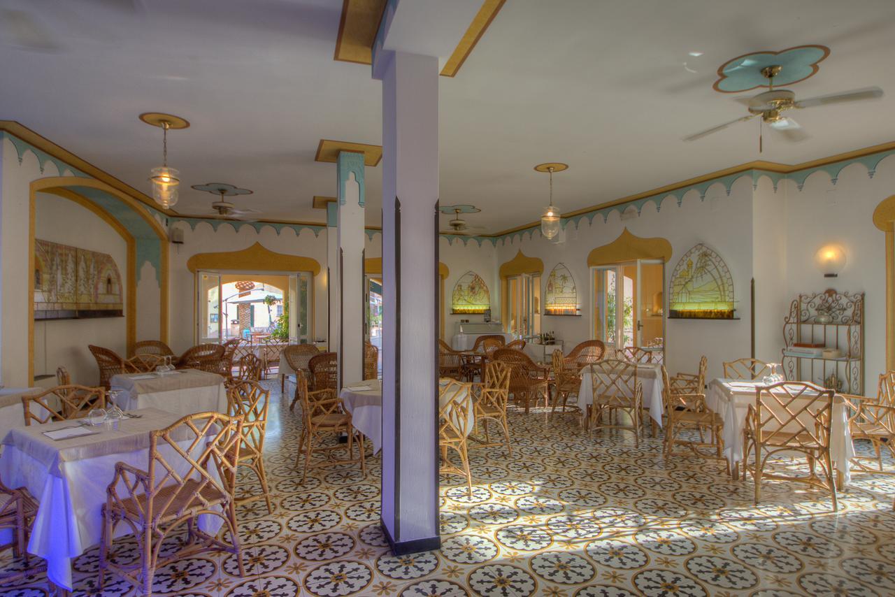 Hotel Arabesque Вариготи Екстериор снимка