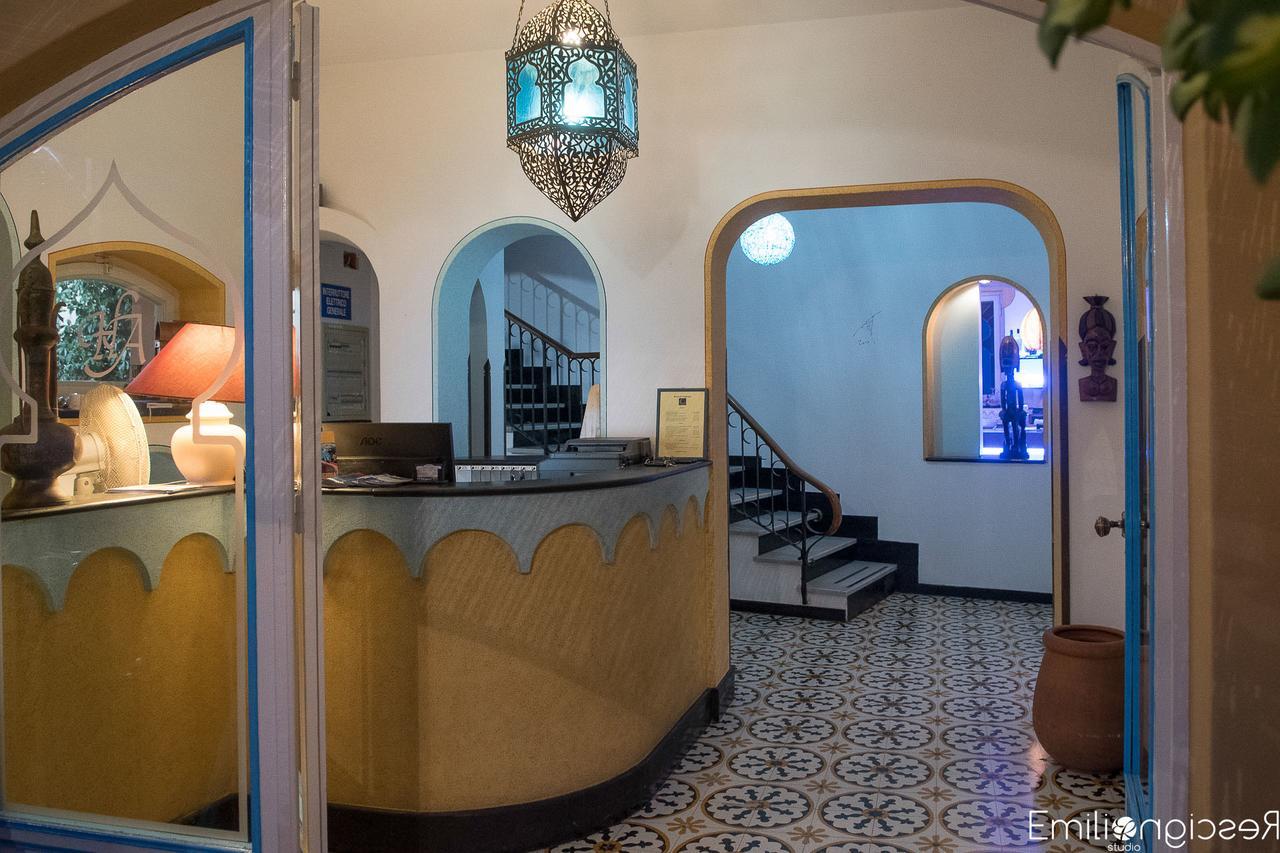Hotel Arabesque Вариготи Екстериор снимка