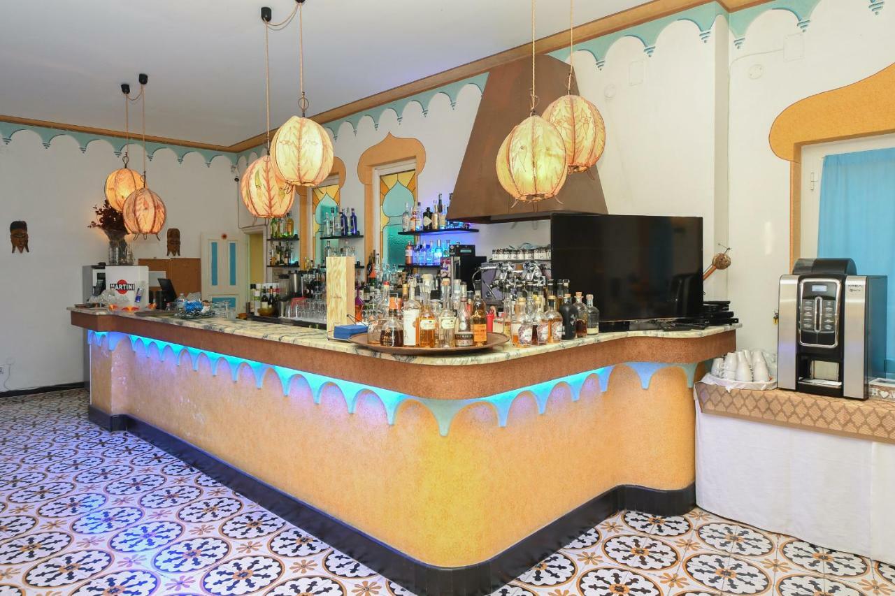 Hotel Arabesque Вариготи Екстериор снимка