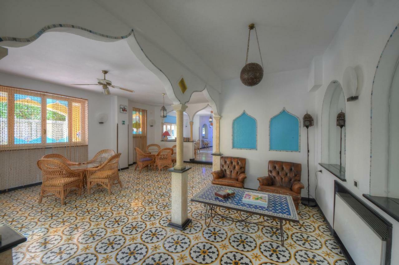 Hotel Arabesque Вариготи Екстериор снимка