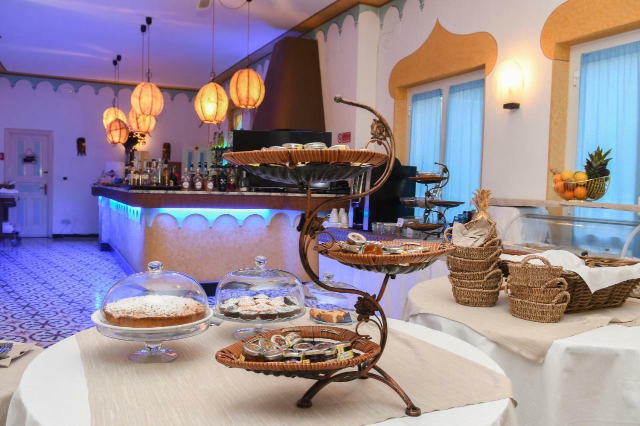 Hotel Arabesque Вариготи Екстериор снимка